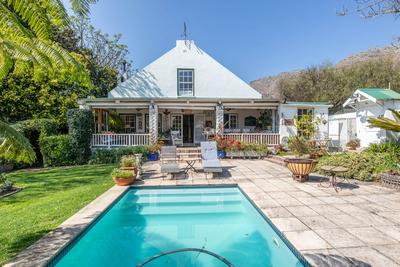 House For Sale in Lakeside, Cape Town